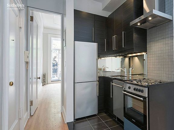 3rd image of 359 W 20th St APT 2