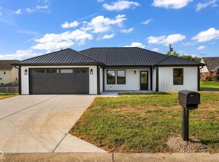 404 E College St, Bainbridge, IN 46105