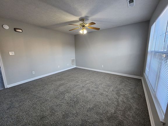 3rd image of 229 Mulberry Cir