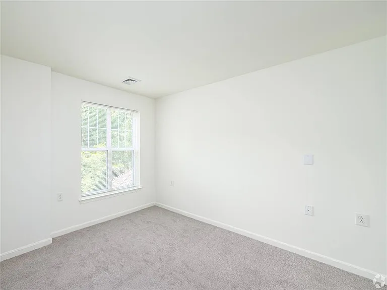 601 E Randolph Rd — Photo 22