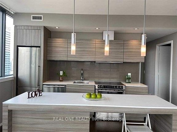 3rd image of 8 Charlotte St #2702