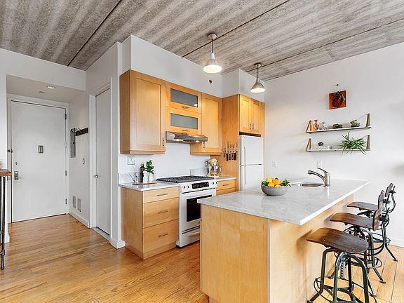 5th image of 529 Court St #Penthouse 3