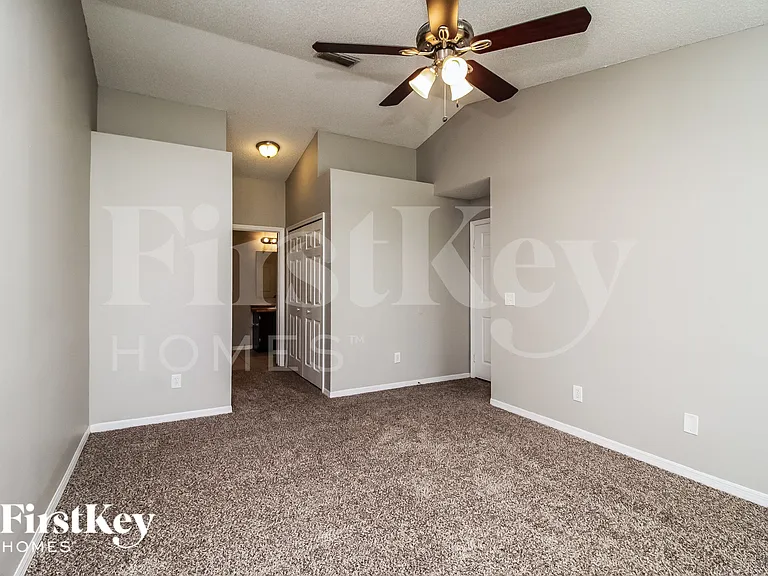 7591 Groveoak Dr — Photo 9