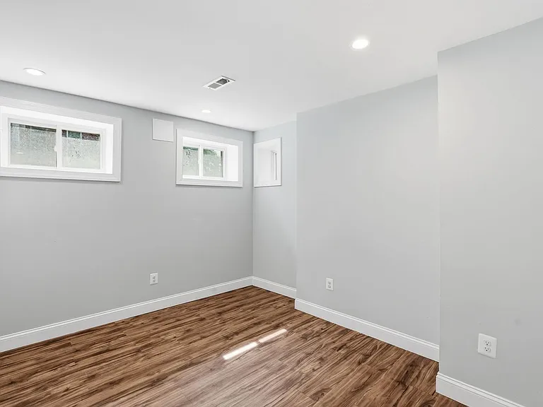 1618 1st St NE — Photo 18