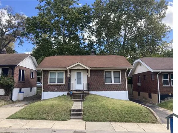 1704 Glenechort Dr, Saint Louis, MO 63133