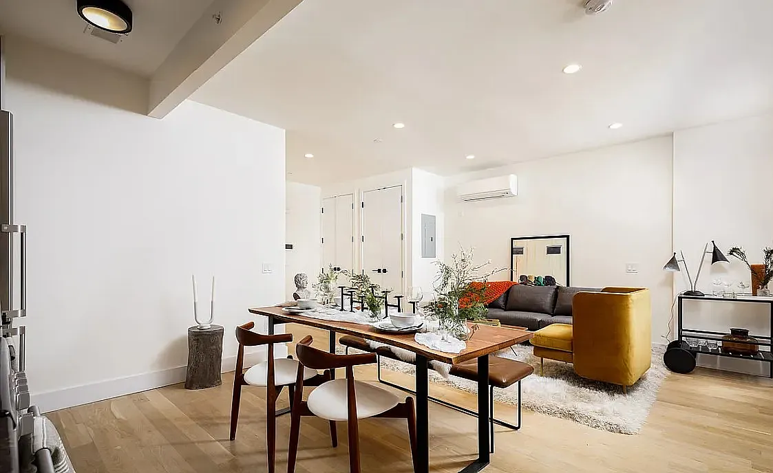 260 Gold Street — Photo 3