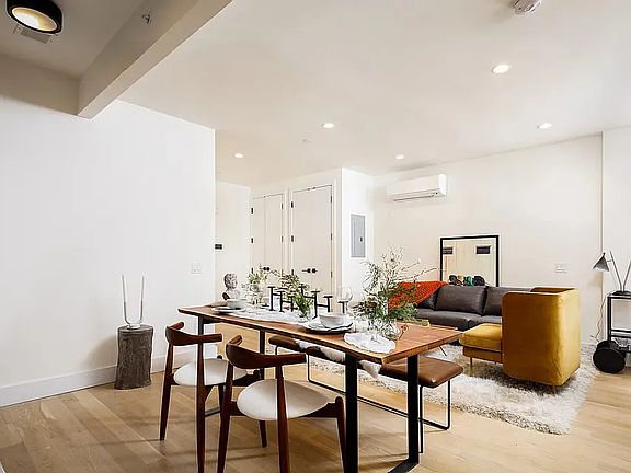 5th image of 260 Gold St APT 812