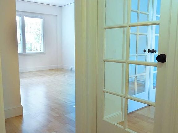 3rd image of 925 Jones St APT 202