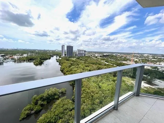 17111 Biscayne Blvd #2102 — Photo 35
