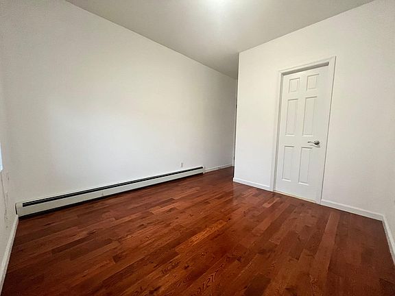 4th image of 4672 Utopia Pkwy Floor 1
