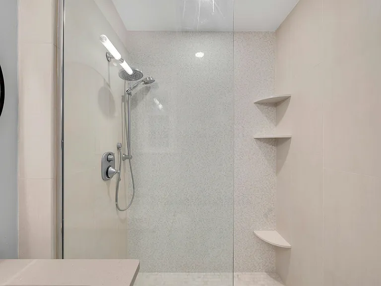 722 27th St #1 — Photo 19