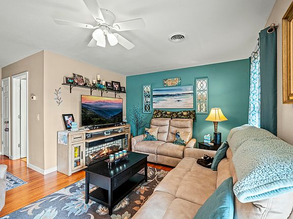 2nd image of 309 Woodstone Dr