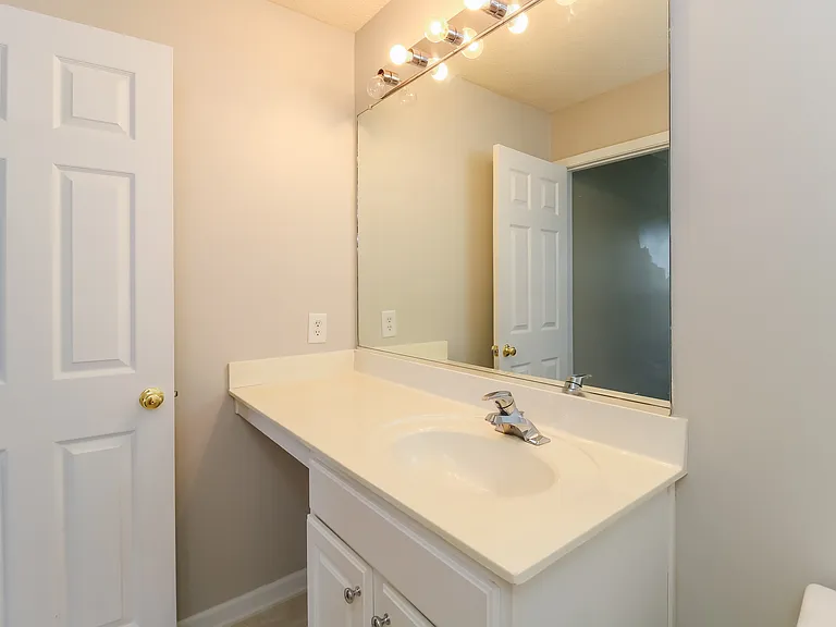 1225 Hampton Park Dr — Photo 12