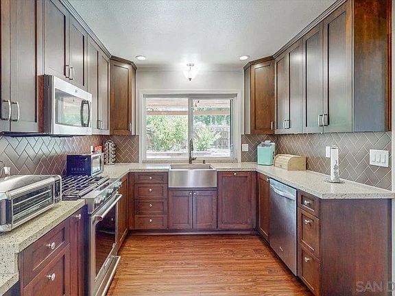 5th image of 1525 Fair Glen Rd