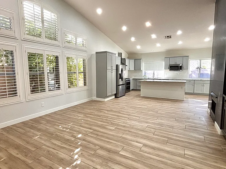 5311 E Danbury Rd — Photo 7