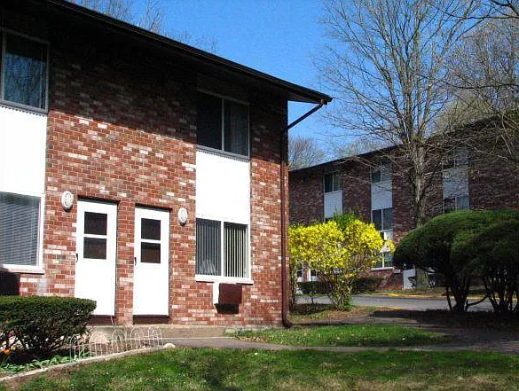 Hedgewood — Photo 2