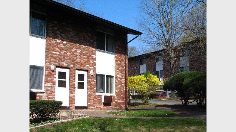 Building Photo - Hedgewood