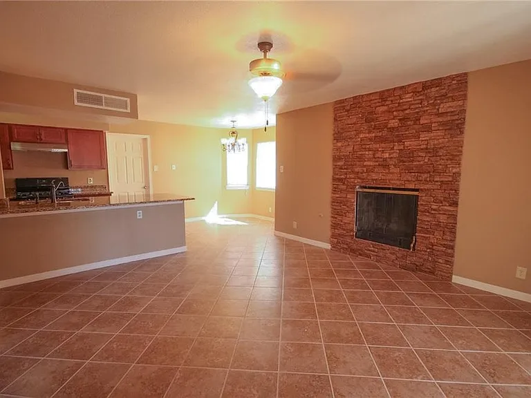 10804 Gloster Ct — Photo 7