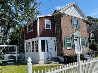 19 Plymouth St, Stratford, CT 06614