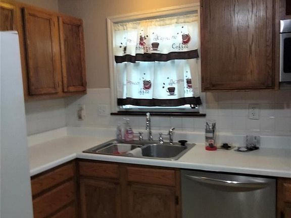 3rd image of 3946 Del Lago Dr