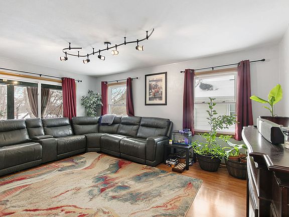 3rd image of 419 Roland Ave