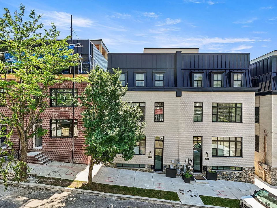 206 Kalos St