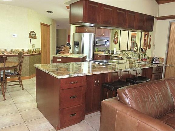 4th image of 15904 Dover Cliffe Dr