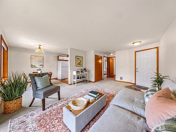 2nd image of 4244 Wintergreen Circle #270
