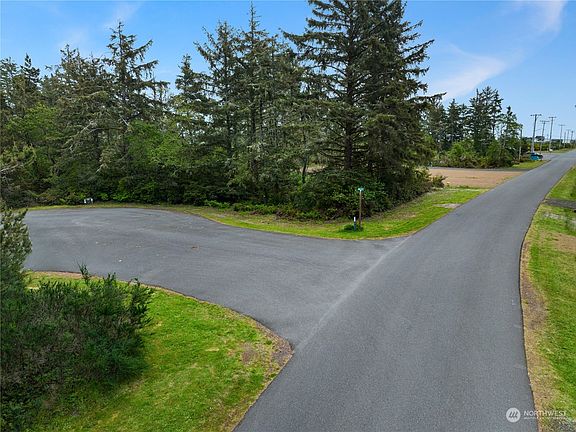 3rd image of 1020 Iola Court SE