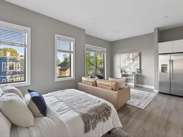 656 Saratoga St Unit 313, Boston, MA 02128