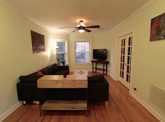 3rd image of 2581 W Montrose Ave #3