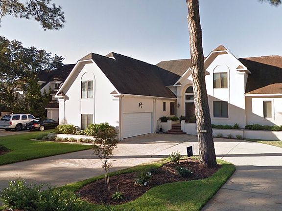 2nd image of 3033 Lynnhaven Dr