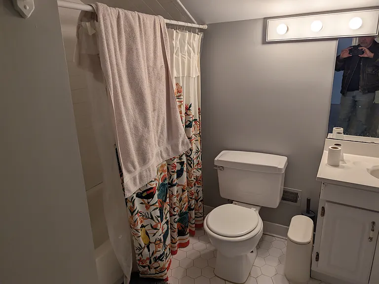 2419 Duncan St — Photo 13