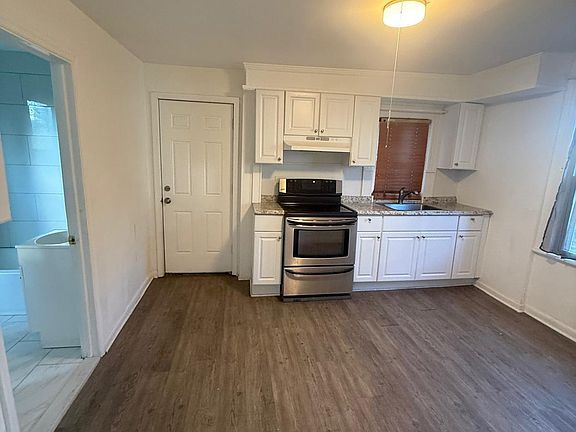5th image of 1327 10th Ave #A