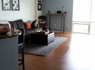 301 N Neil St APT 807, Champaign, IL 61820