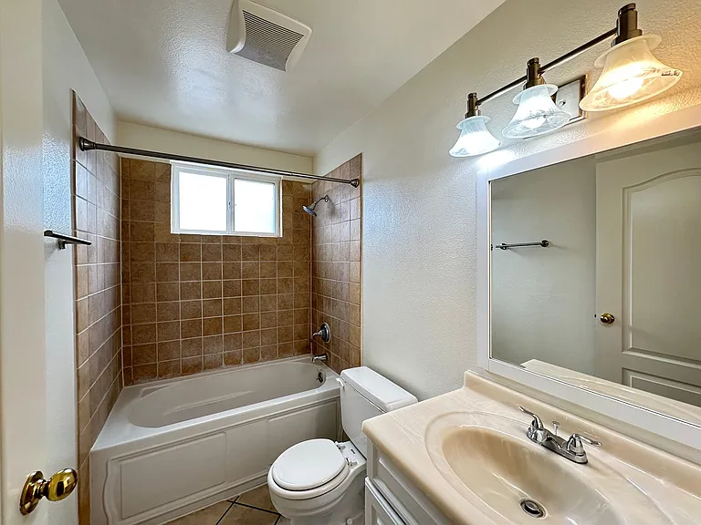 6409 Churchfield Blvd — Photo 10