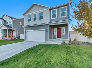 5073 N Folkstone Dr, Eagle Mountain, UT 84005