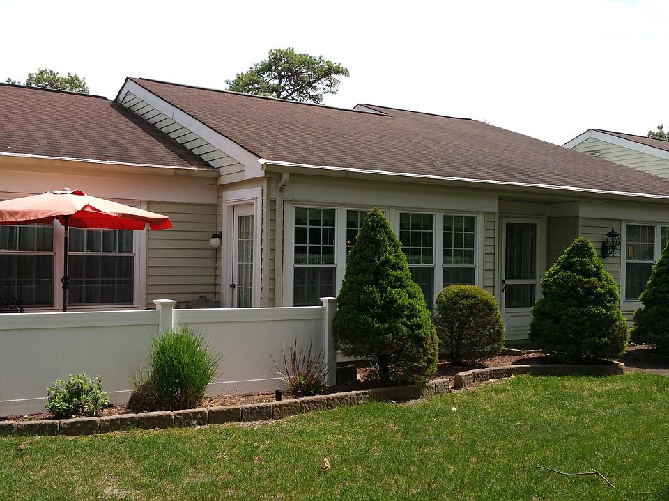1st image of 529 Sheffield Drive #C