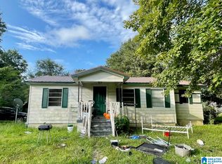905 Willow Ln, Adamsville, AL 35005