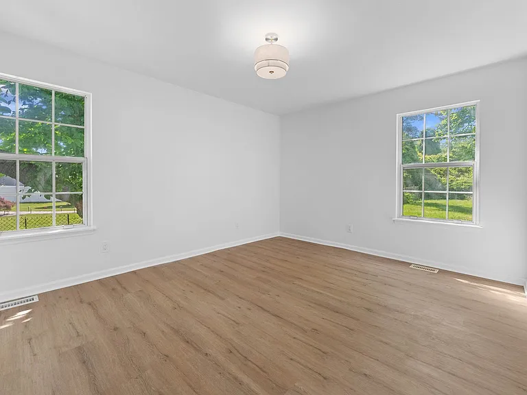 8117 Stow Rd — Photo 14