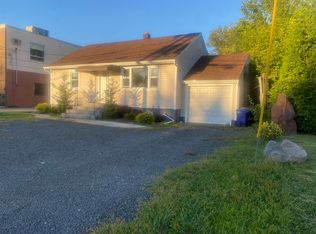 37 Bushes Ln, Elmwood Park, NJ 07407