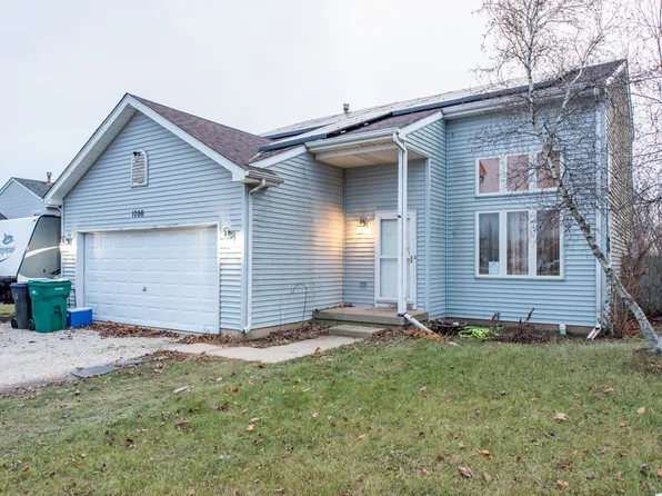 1200 Cardinal Dr, Zion, IL 60099