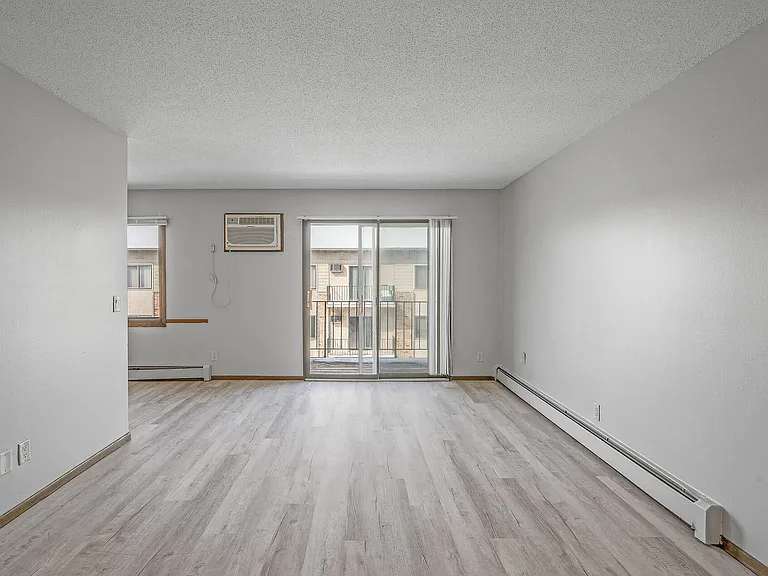 Highland Gables Apartments — Photo 6