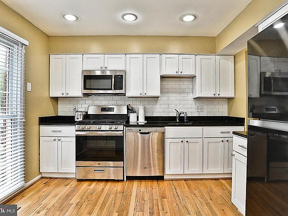 2nd image of 9457 Cloverdale Ct