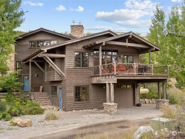 128 N Village Road, Winthrop, WA 98862