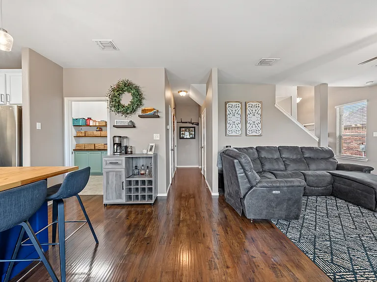 5221 Cicero Dr — Photo 8