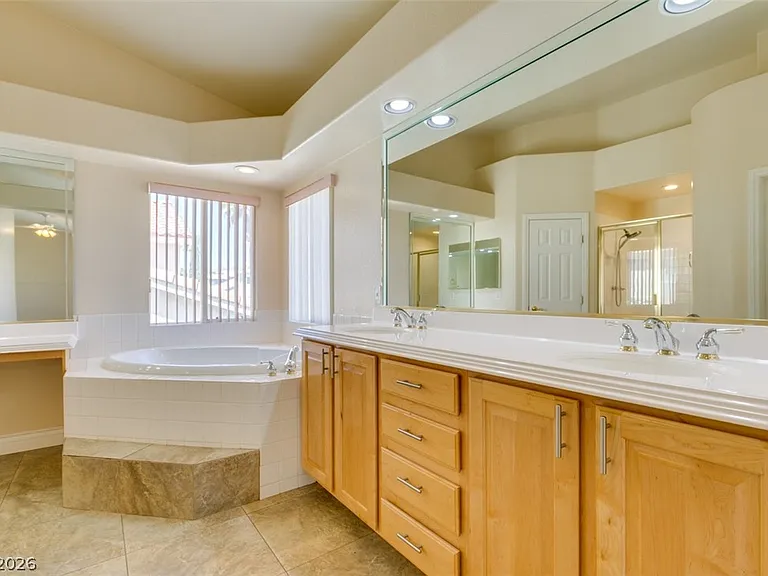 9620 Sedona Hills Ct — Photo 44