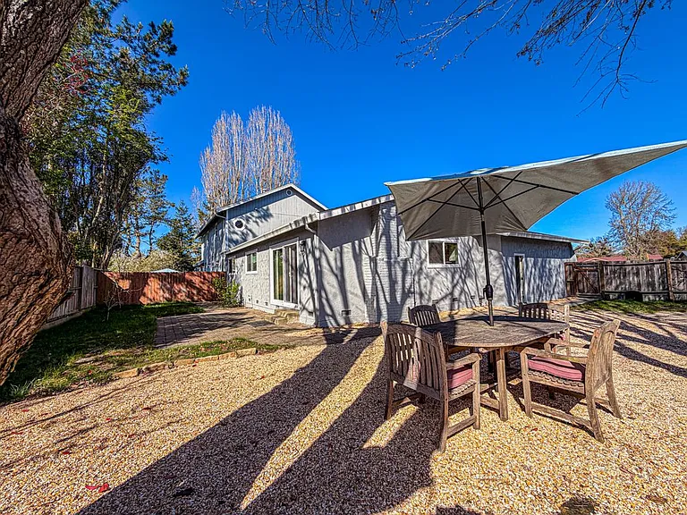 208 Vista Ct #A — Photo 14