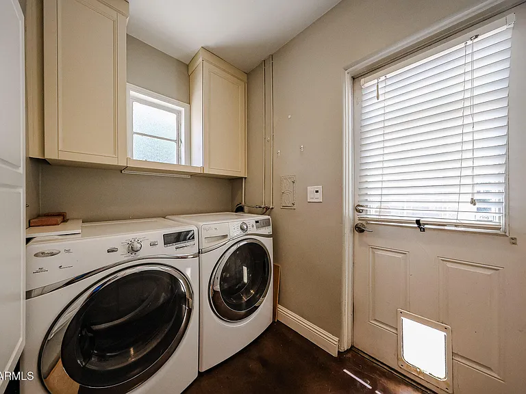 1317 W Holly St — Photo 12