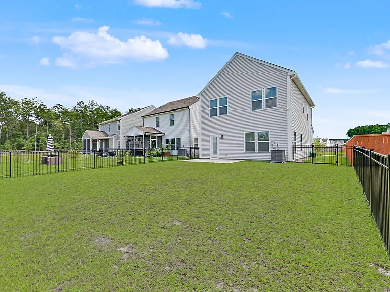 691 Snow Owl Dr — Photo 32